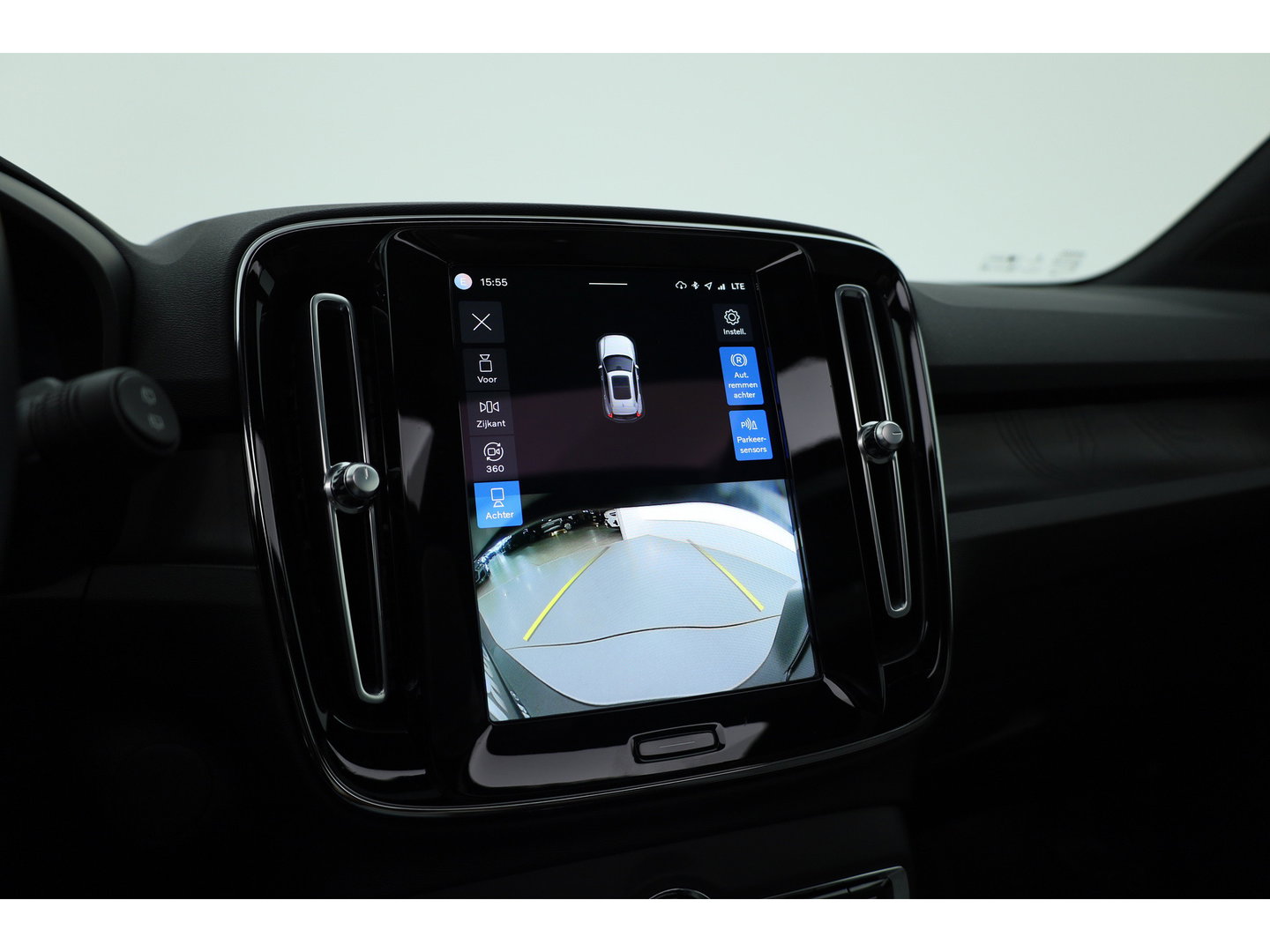 Volvo XC40 Recharge Ultimate 70 kWh | 97% SOH  Pano-dak | Warmte pomp | H&K Audio | Elek. stoelen | Stoel + stuurverw. |
