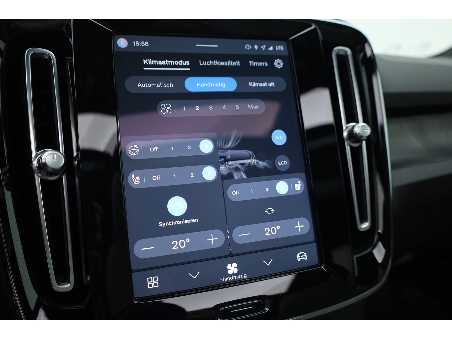 Volvo XC40 Recharge Ultimate 70 kWh | 97% SOH  Pano-dak | Warmte pomp | H&K Audio | Elek. stoelen | Stoel + stuurverw. |