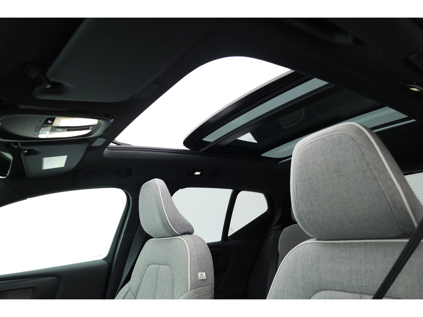 Volvo XC40 Recharge Ultimate 70 kWh | 97% SOH  Pano-dak | Warmte pomp | H&K Audio | Elek. stoelen | Stoel + stuurverw. |