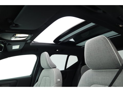 Volvo XC40 Recharge Ultimate 70 kWh | 97% SOH  Pano-dak | Warmte pomp | H&K Audio | Elek. stoelen | Stoel + stuurverw. |