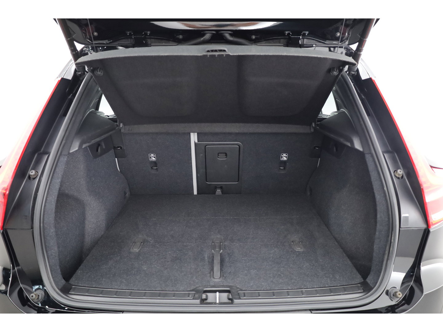 Volvo XC40 Recharge Ultimate 70 kWh | 97% SOH  Pano-dak | Warmte pomp | H&K Audio | Elek. stoelen | Stoel + stuurverw. |