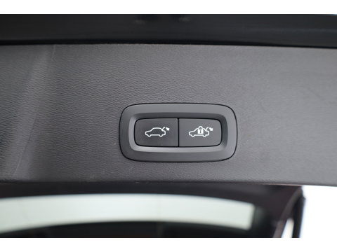 Volvo XC40 Recharge Ultimate 70 kWh | 97% SOH  Pano-dak | Warmte pomp | H&K Audio | Elek. stoelen | Stoel + stuurverw. |