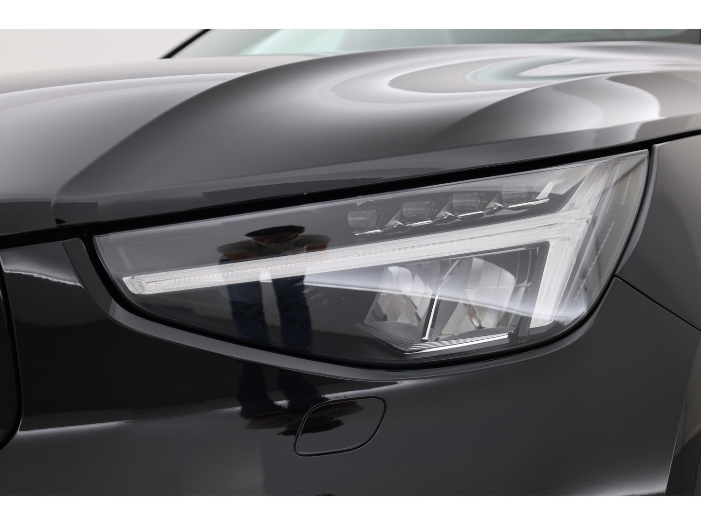 Volvo XC40 Recharge Ultimate 70 kWh | 97% SOH  Pano-dak | Warmte pomp | H&K Audio | Elek. stoelen | Stoel + stuurverw. |