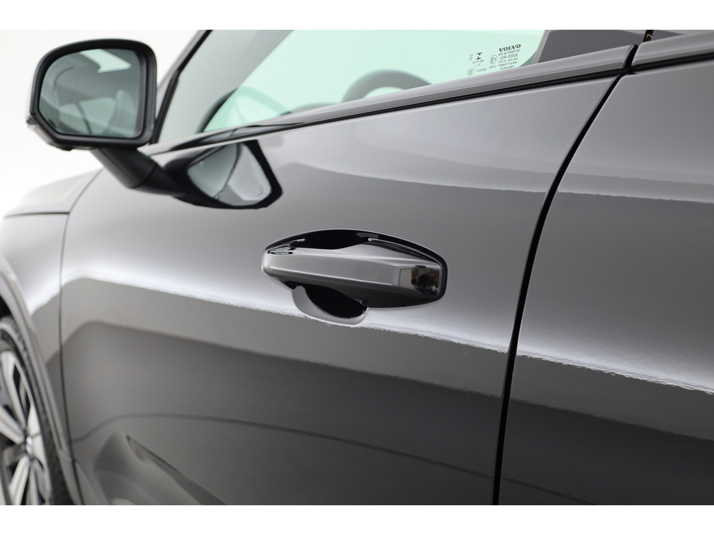 Volvo XC40 Recharge Ultimate 70 kWh | 97% SOH  Pano-dak | Warmte pomp | H&K Audio | Elek. stoelen | Stoel + stuurverw. |
