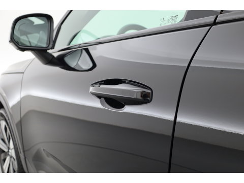 Volvo XC40 Recharge Ultimate 70 kWh | 97% SOH  Pano-dak | Warmte pomp | H&K Audio | Elek. stoelen | Stoel + stuurverw. |