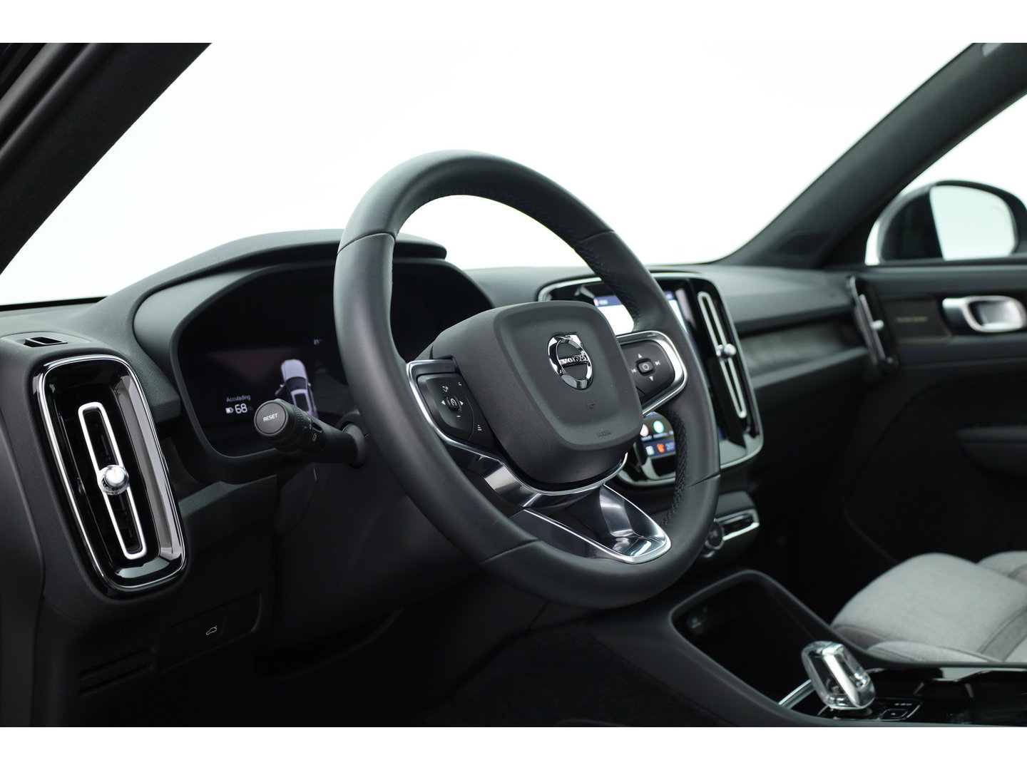 Volvo XC40 Recharge Ultimate 70 kWh | 97% SOH  Pano-dak | Warmte pomp | H&K Audio | Elek. stoelen | Stoel + stuurverw. |