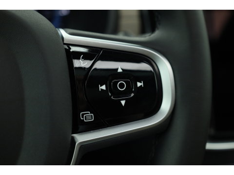 Volvo XC90 2.0 T8 Plus Dark | Luchtvering |  Pano-dak | B&W Audio | Trekhaak | 360 camera |