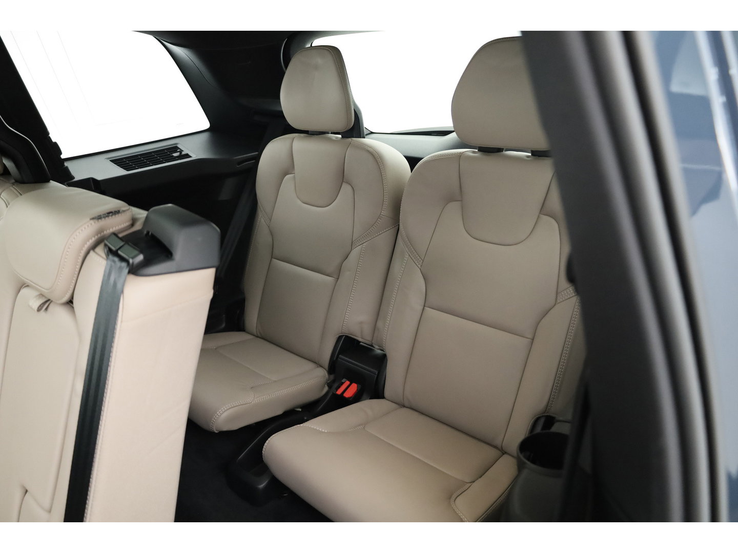 Volvo XC90 2.0 T8 Plus Dark | Luchtvering |  Pano-dak | B&W Audio | Trekhaak | 360 camera |