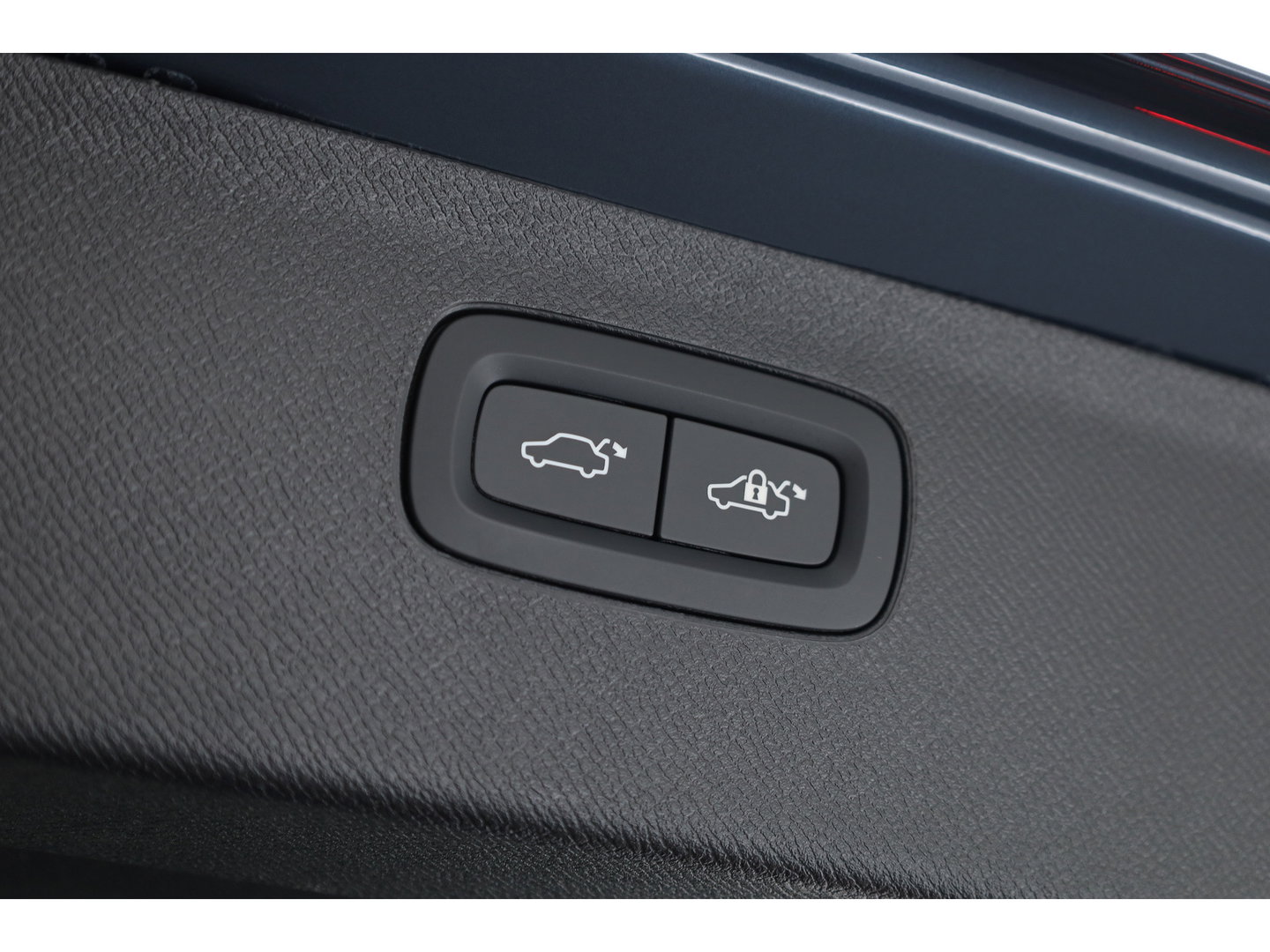 Volvo XC90 2.0 T8 Plus Dark | Luchtvering |  Pano-dak | B&W Audio | Trekhaak | 360 camera |