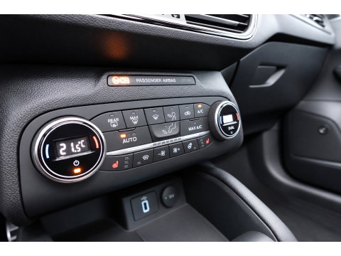 Ford FOCUS Wagon 1.5 EcoBoost ST Line Business PANO B&O HUD