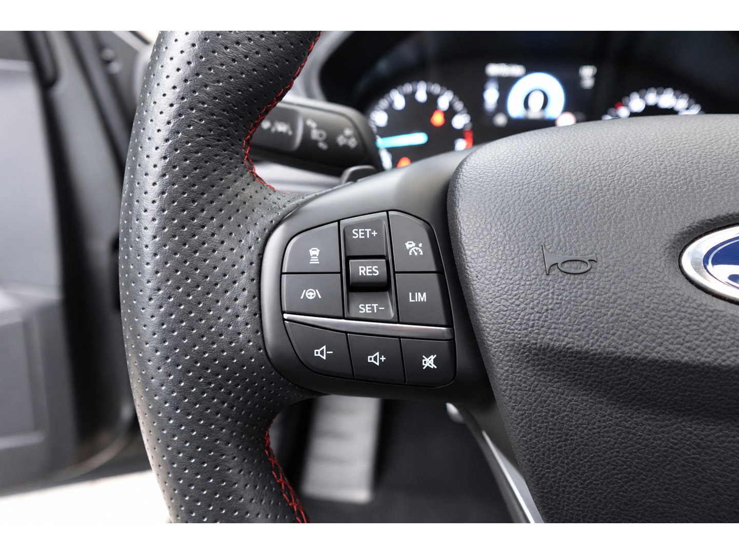 Ford FOCUS Wagon 1.5 EcoBoost ST Line Business PANO B&O HUD