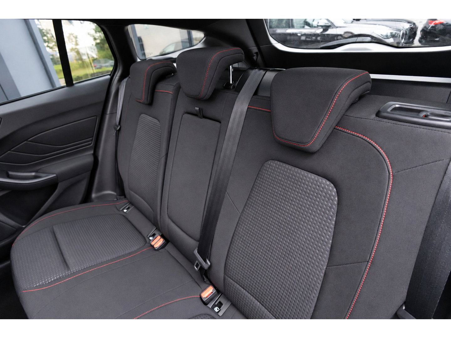 Ford FOCUS Wagon 1.5 EcoBoost ST Line Business PANO B&O HUD
