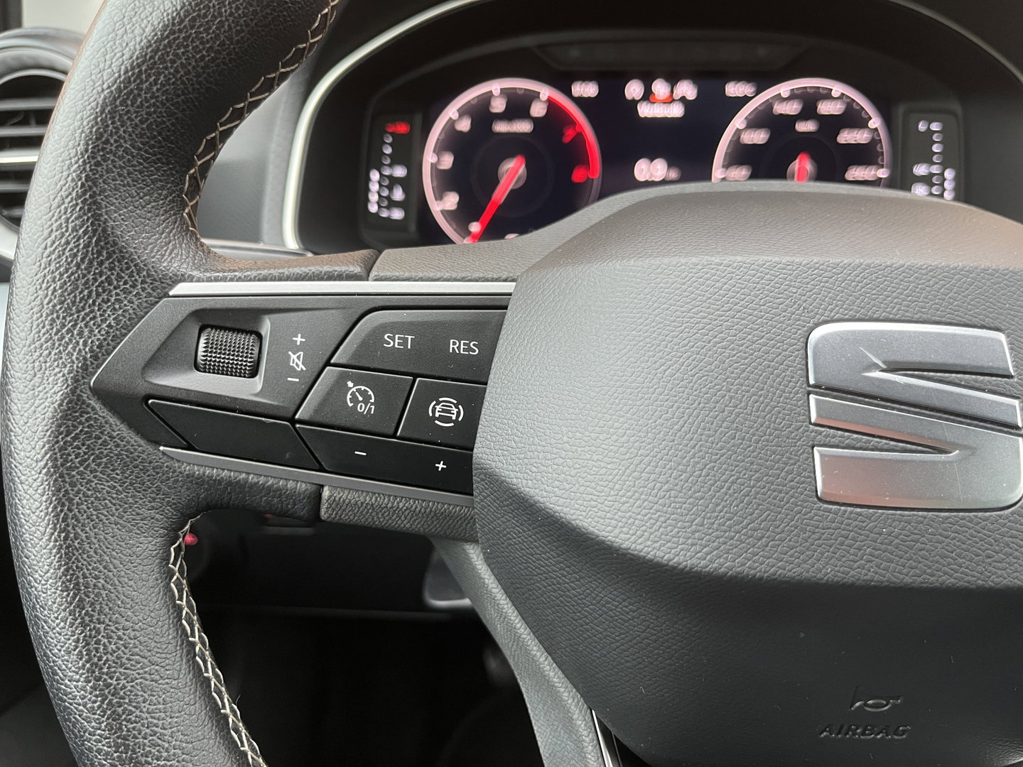 SEAT Arona 1.0 TSI Style Business Intense | Draadloze Apple Carplay | Automatische Verlichting | Front Assist | Stoelverwarming |