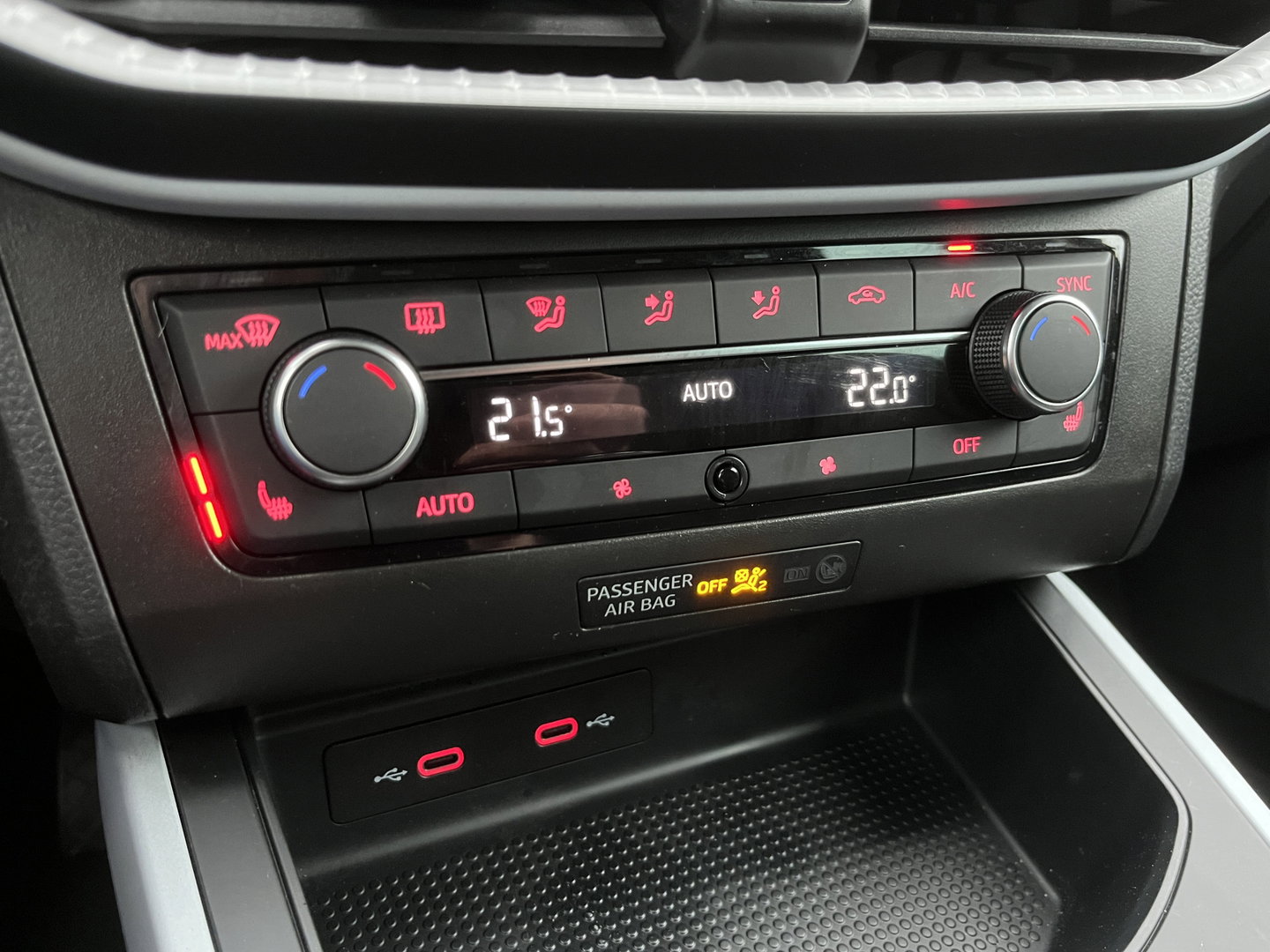 SEAT Arona 1.0 TSI Style Business Intense | Draadloze Apple Carplay | Automatische Verlichting | Front Assist | Stoelverwarming |
