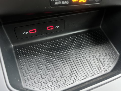 SEAT Arona 1.0 TSI Style Business Intense | Draadloze Apple Carplay | Automatische Verlichting | Front Assist | Stoelverwarming |