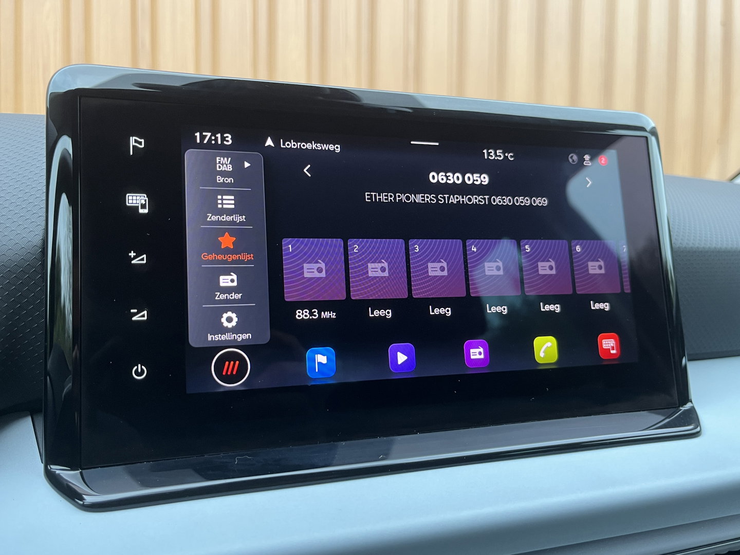 SEAT Arona 1.0 TSI Style Business Intense | Draadloze Apple Carplay | Automatische Verlichting | Front Assist | Stoelverwarming |