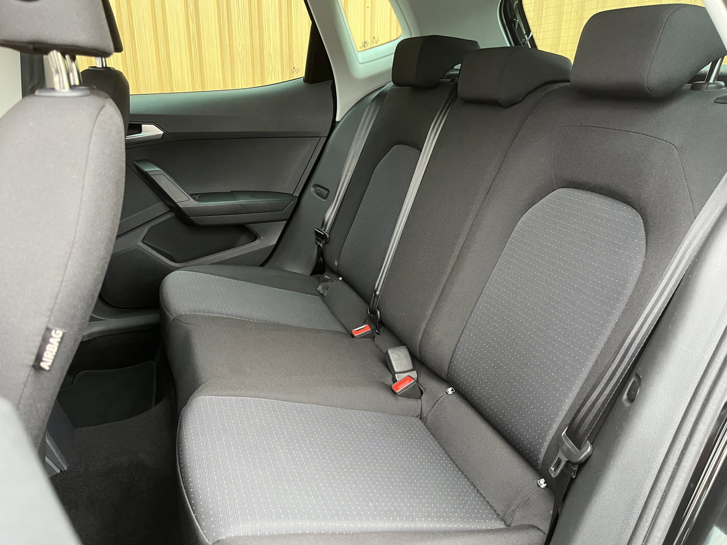 SEAT Arona 1.0 TSI Style Business Intense | Draadloze Apple Carplay | Automatische Verlichting | Front Assist | Stoelverwarming |