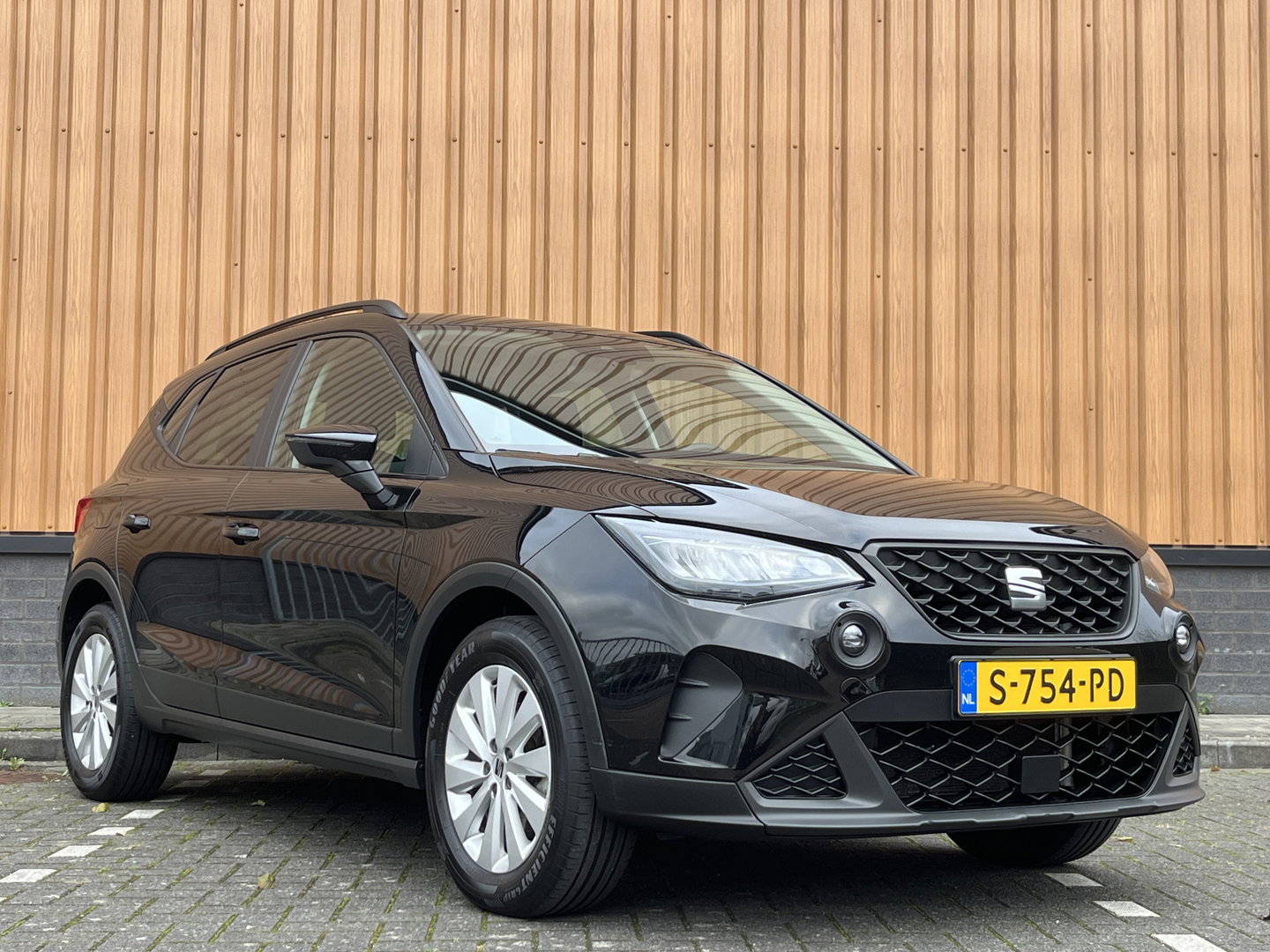 SEAT Arona 1.0 TSI Style Business Intense | Draadloze Apple Carplay | Automatische Verlichting | Front Assist | Stoelverwarming |