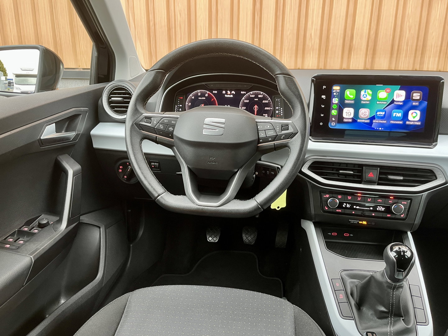 SEAT Arona 1.0 TSI Style Business Intense | Draadloze Apple Carplay | Automatische Verlichting | Front Assist | Stoelverwarming |