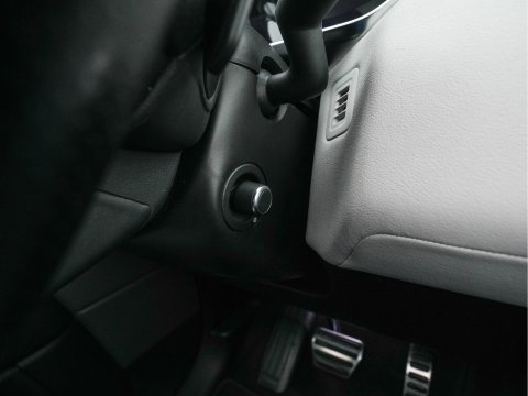 Land Rover Range Rover Sport 3.0 TDV6 HSE Dynamic *AUT | LEATHER | XENON | HEATED-COMFORTSEATS | NAVI-FULLMAP | KEYLESS | CAMERA | PRIVACY-GLASS | ECC | PDC | CRUISE | 21''ALU*