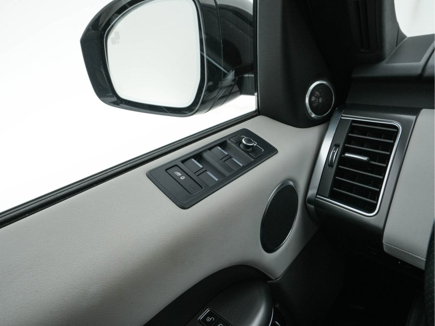 Land Rover Range Rover Sport 3.0 TDV6 HSE Dynamic *AUT | LEATHER | XENON | HEATED-COMFORTSEATS | NAVI-FULLMAP | KEYLESS | CAMERA | PRIVACY-GLASS | ECC | PDC | CRUISE | 21''ALU*