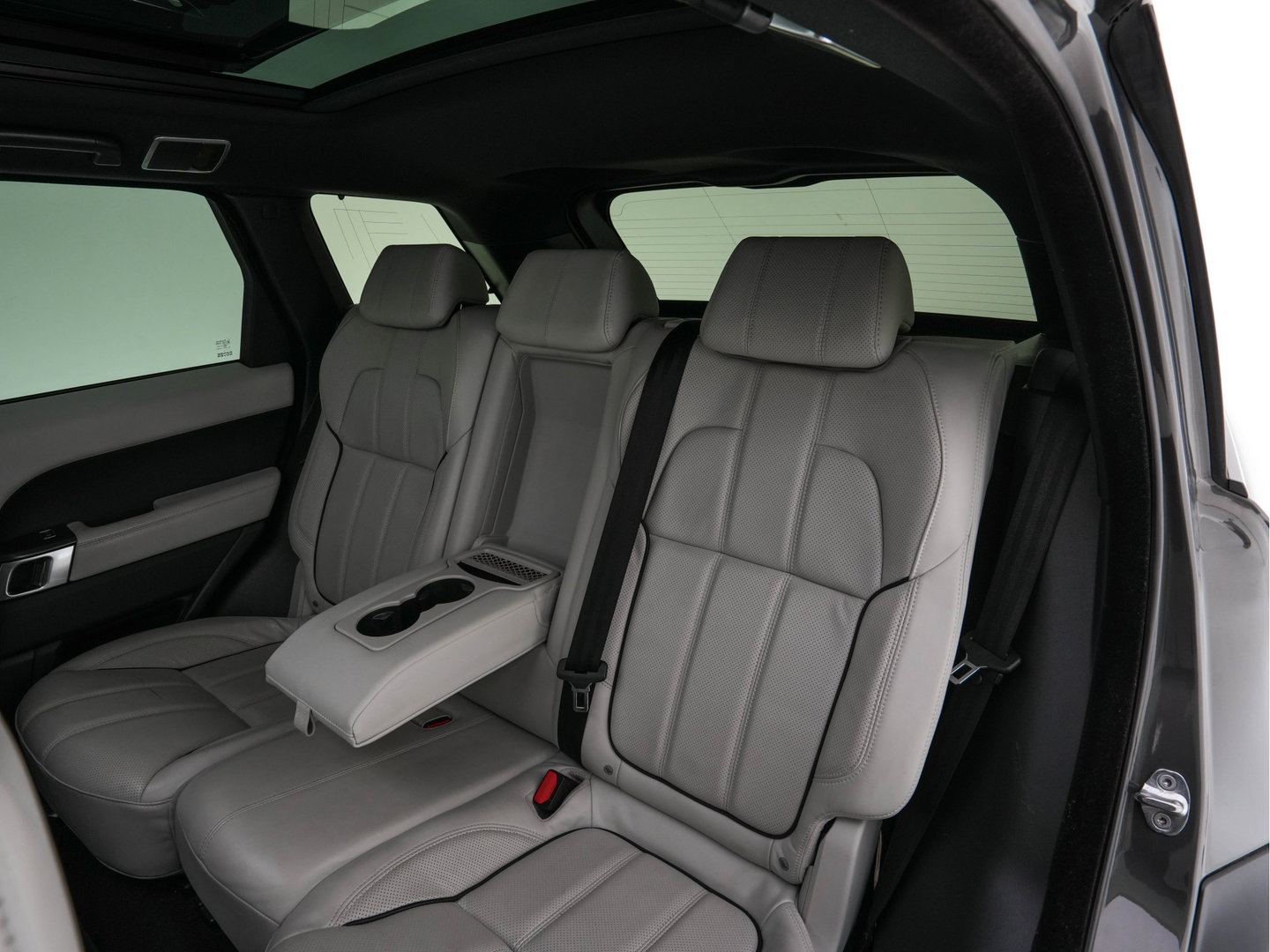 Land Rover Range Rover Sport 3.0 TDV6 HSE Dynamic *AUT | LEATHER | XENON | HEATED-COMFORTSEATS | NAVI-FULLMAP | KEYLESS | CAMERA | PRIVACY-GLASS | ECC | PDC | CRUISE | 21''ALU*