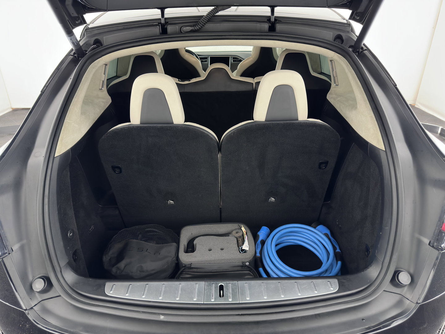 Tesla Model X 100D 7PERS. (INCL. BTW) *AUT | PANO | LEATHER | NAVI-FULLMAP | FULL-LED | AIRSUSPENSION | DIGI-COCKPIT | FASTLOADER | KEYLESS | DAB+ | HEATED-SPORTSEATS | PRIVACY-GLASS | AUTOPILOT |  20"ALU*