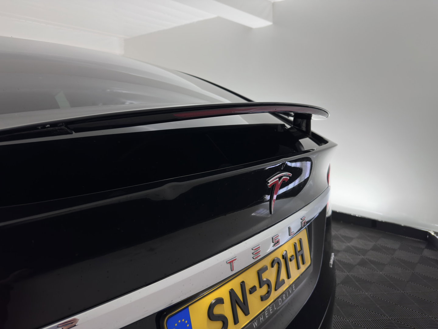 Tesla Model X 100D 7PERS. (INCL. BTW) *AUT | PANO | LEATHER | NAVI-FULLMAP | FULL-LED | AIRSUSPENSION | DIGI-COCKPIT | FASTLOADER | KEYLESS | DAB+ | HEATED-SPORTSEATS | PRIVACY-GLASS | AUTOPILOT |  20"ALU*