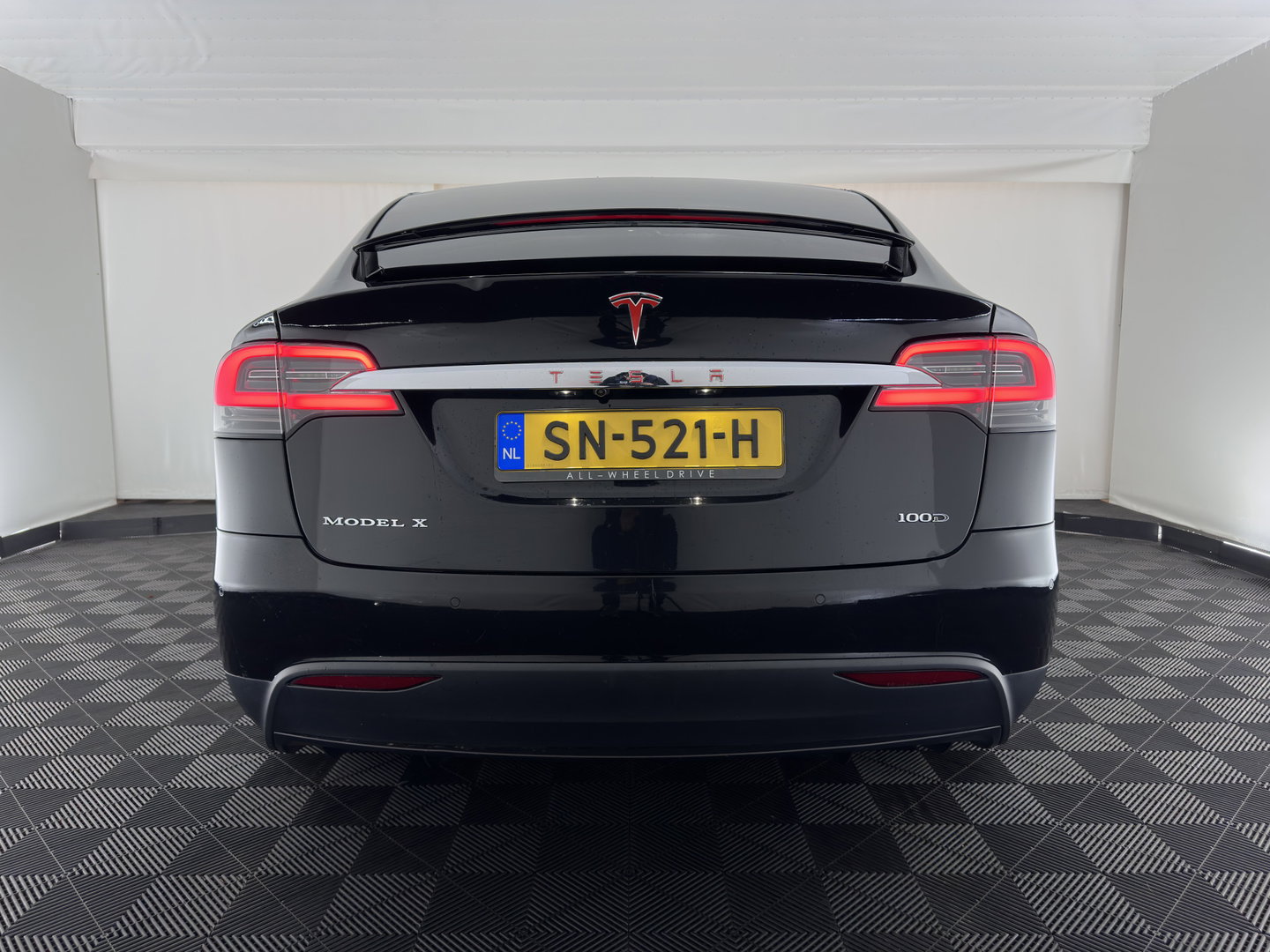 Tesla Model X 100D 7PERS. (INCL. BTW) *AUT | PANO | LEATHER | NAVI-FULLMAP | FULL-LED | AIRSUSPENSION | DIGI-COCKPIT | FASTLOADER | KEYLESS | DAB+ | HEATED-SPORTSEATS | PRIVACY-GLASS | AUTOPILOT |  20"ALU*