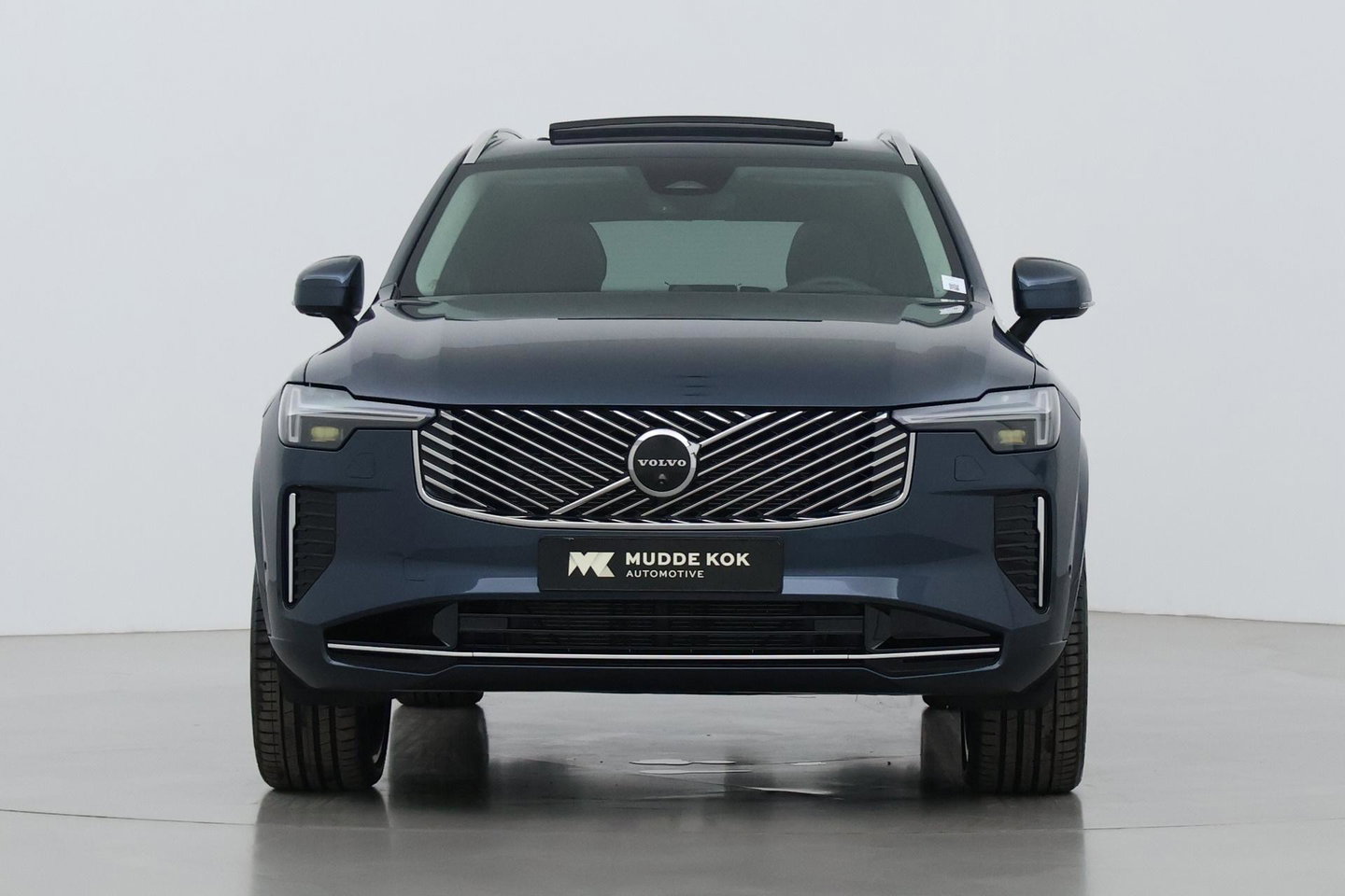 Volvo XC90 T8 Ultra Bright | Luchtvering | Bowers&Wilkins | 22 Inch | Panoramadak | Trekhaak | 360° Camera | Head-Up