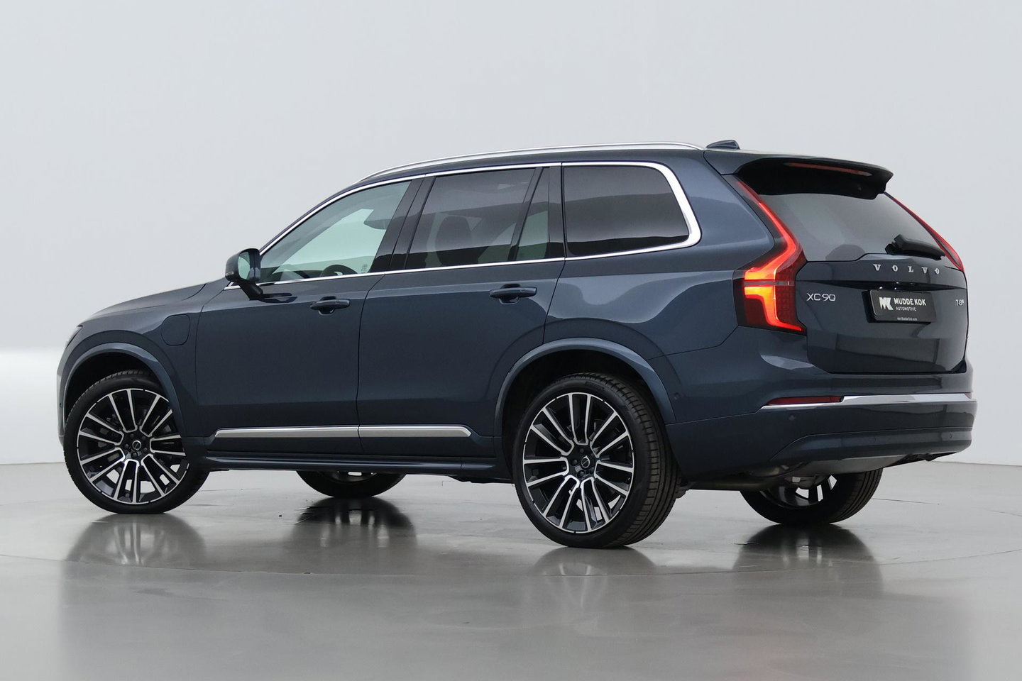 Volvo XC90 T8 Ultra Bright | Luchtvering | Bowers&Wilkins | 22 Inch | Panoramadak | Trekhaak | 360° Camera | Head-Up
