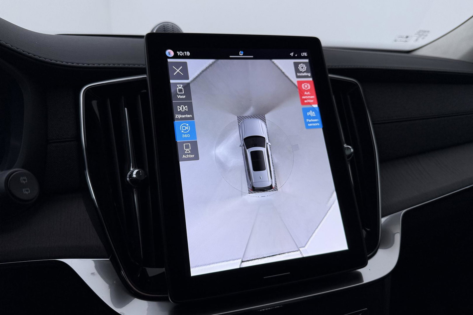 Volvo XC90 T8 Ultra Bright | Luchtvering | Bowers&Wilkins | 22 Inch | Panoramadak | Trekhaak | 360° Camera | Head-Up