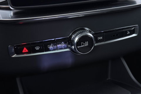 Volvo XC90 T8 Ultra Bright | Luchtvering | Bowers&Wilkins | 22 Inch | Panoramadak | Trekhaak | 360° Camera | Head-Up