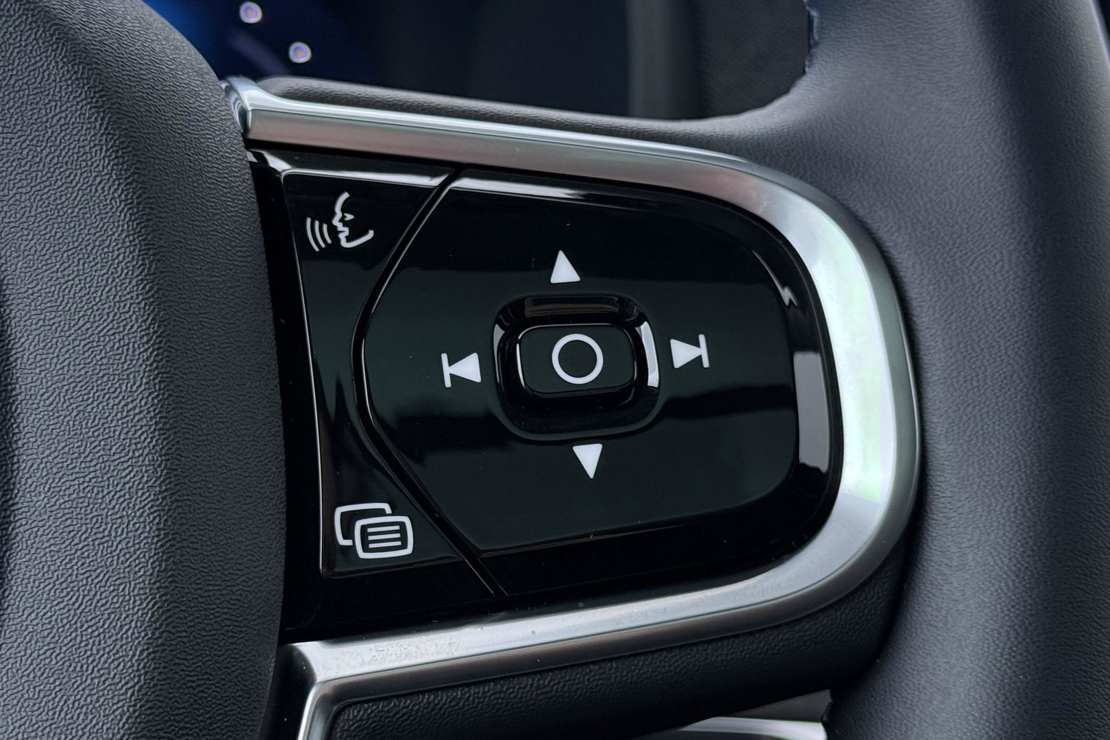 Volvo XC90 T8 Ultra Bright | Luchtvering | Bowers&Wilkins | 22 Inch | Panoramadak | Trekhaak | 360° Camera | Head-Up