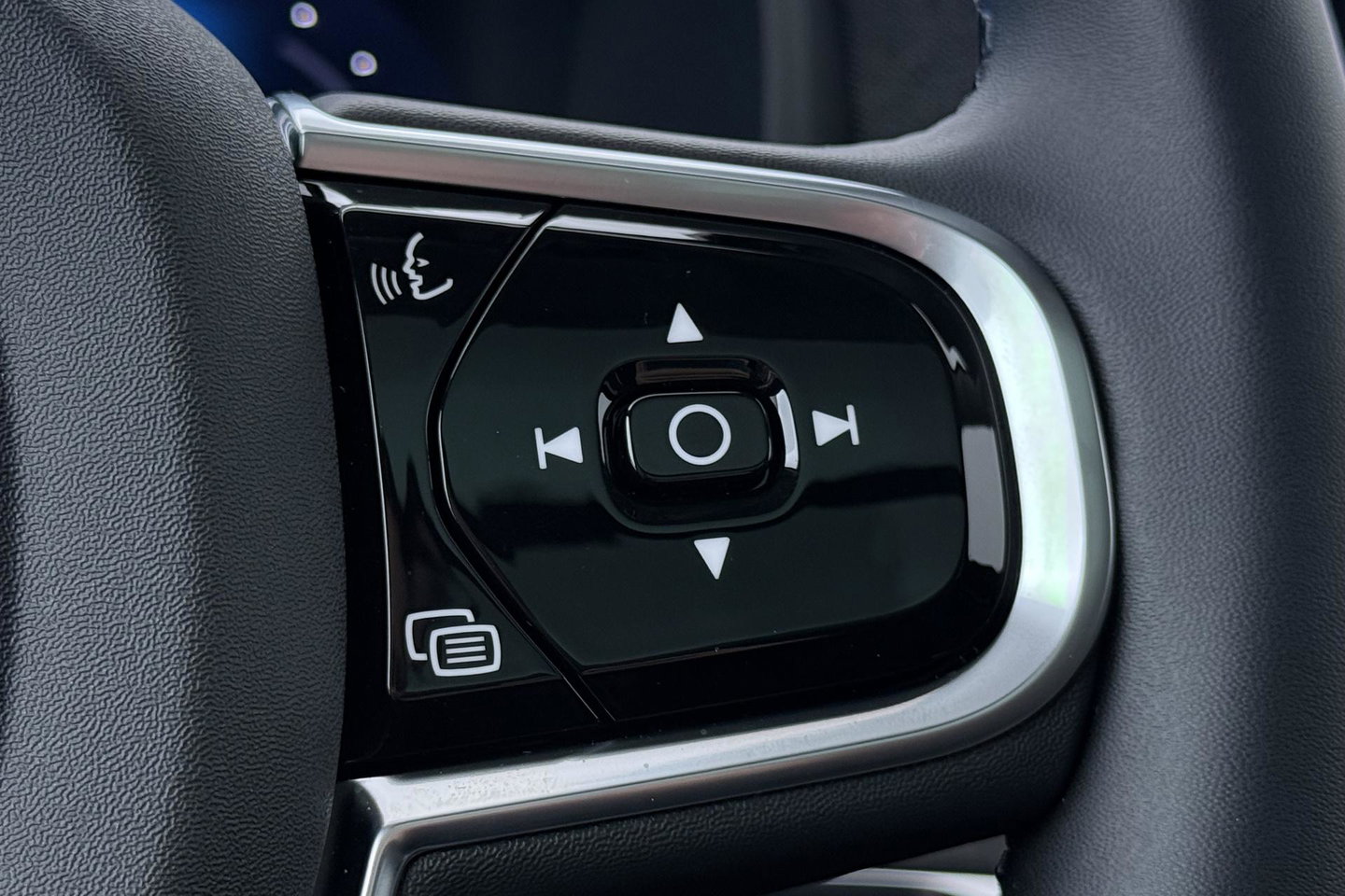 Volvo XC90 T8 Ultra Bright | Luchtvering | Bowers&Wilkins | 22 Inch | Panoramadak | Trekhaak | 360° Camera | Head-Up