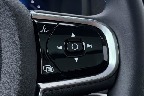 Volvo XC90 T8 Ultra Bright | Luchtvering | Bowers&Wilkins | 22 Inch | Panoramadak | Trekhaak | 360° Camera | Head-Up
