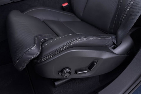 Volvo XC90 T8 Ultra Bright | Luchtvering | Bowers&Wilkins | 22 Inch | Panoramadak | Trekhaak | 360° Camera | Head-Up