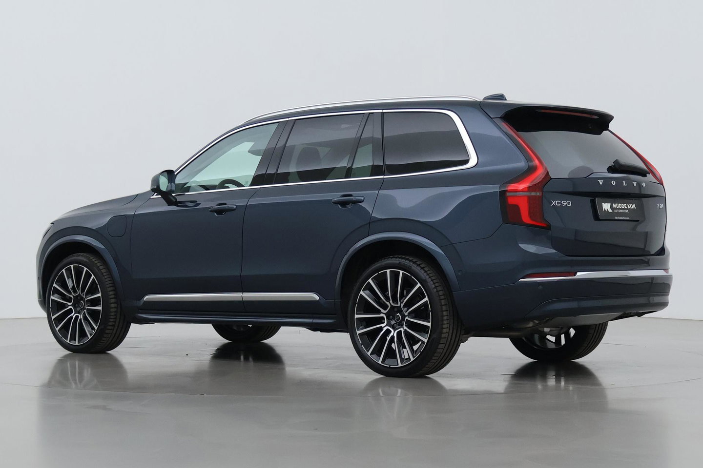 Volvo XC90 T8 Ultra Bright | Luchtvering | Bowers&Wilkins | 22 Inch | Panoramadak | Trekhaak | 360° Camera | Head-Up