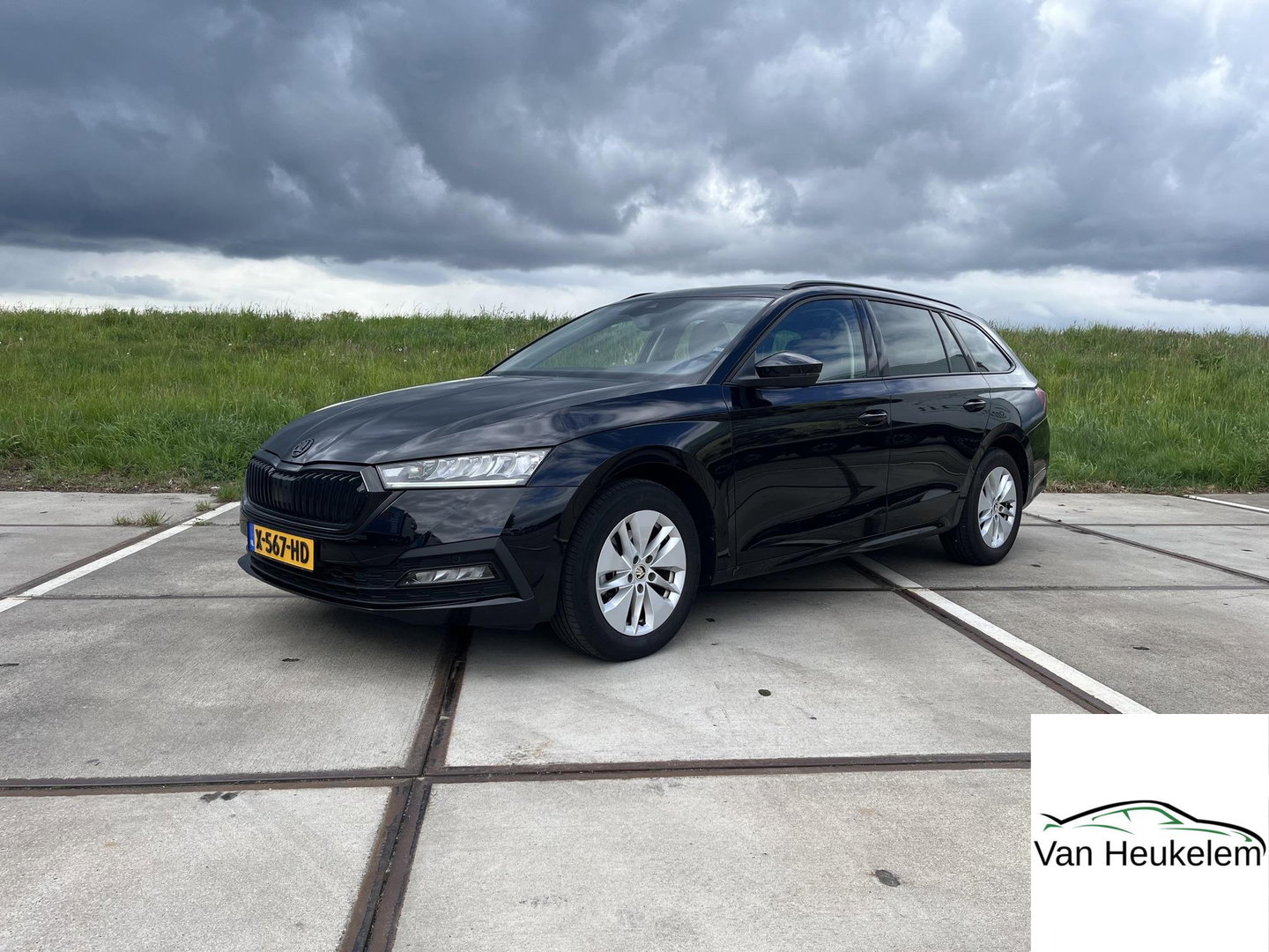 Škoda Octavia Combi 1.0 e-TSI DSG Business Edition | CLIMA | SUNSET | STOEL & STUURWIEL VERWARMING