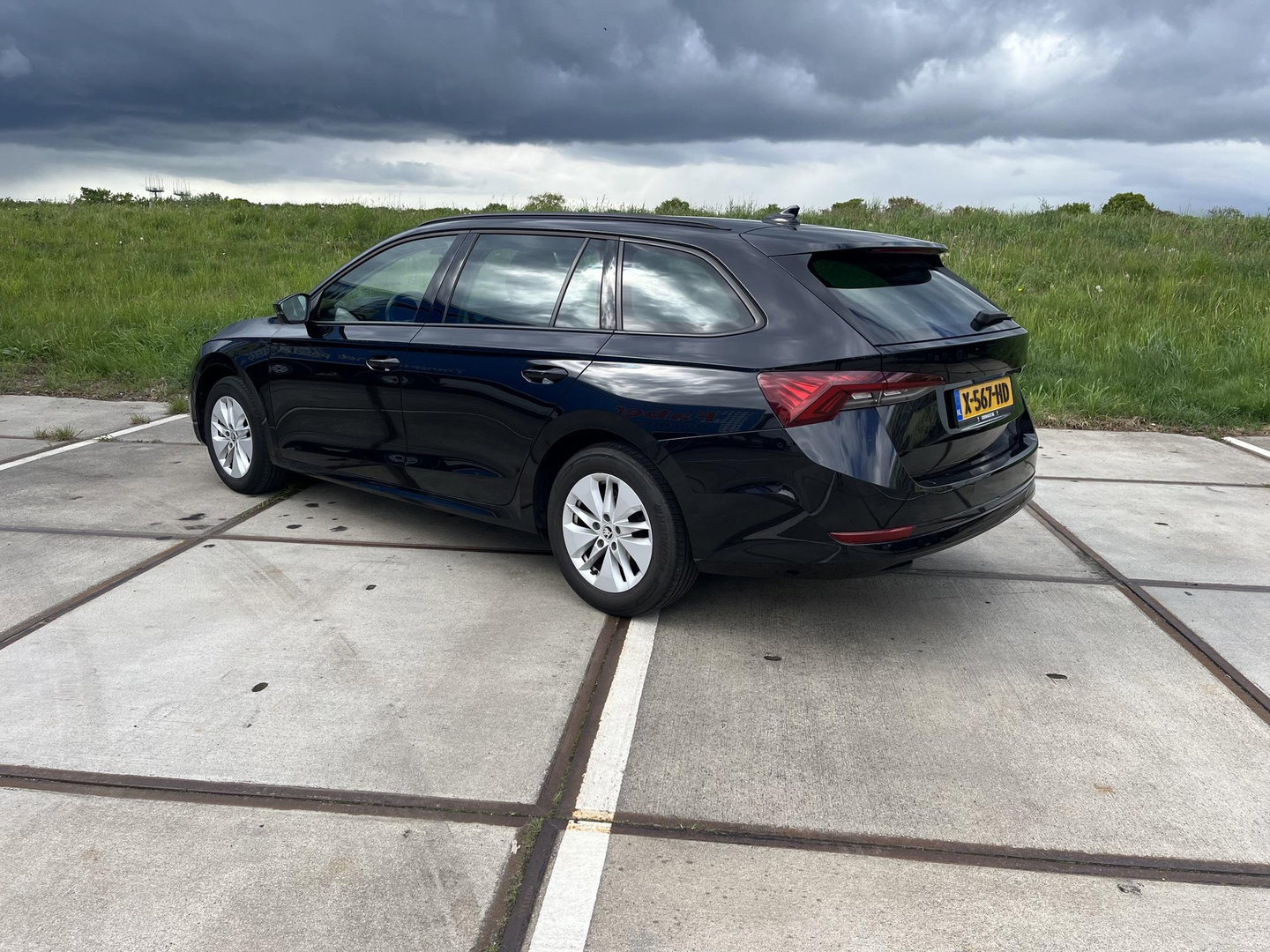 Škoda Octavia Combi 1.0 e-TSI DSG Business Edition | CLIMA | SUNSET | STOEL & STUURWIEL VERWARMING