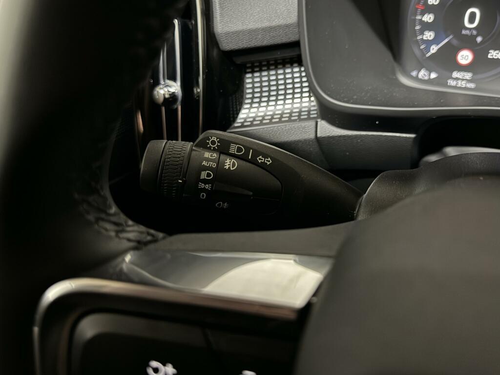 Volvo XC40 1.5 T5 Recharge R-Design Pano H/K Camera Cruise