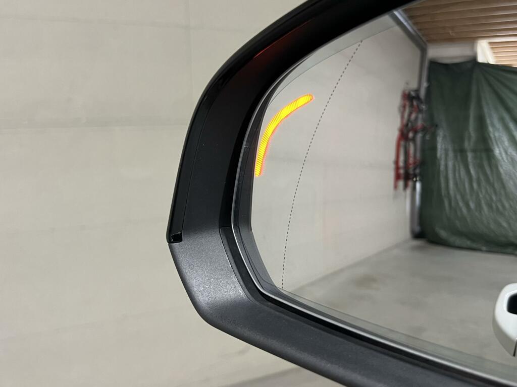 Volvo XC40 1.5 T5 Recharge R-Design Pano H/K Camera Cruise