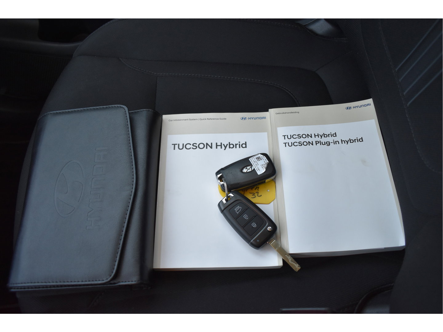 Hyundai Tucson 1.6 T-GDI HEV i-Motion 230 pk | NL-Auto | 1ste eigenaar | Afn.trekhaak | Carplay/Android | Camera | LM-Velgen Allseasons | NAP