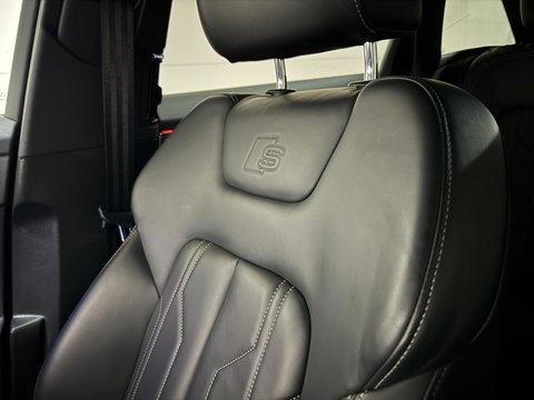 Audi A6 Avant 55 TFSI e Quattro Competition S-Line Black Edition