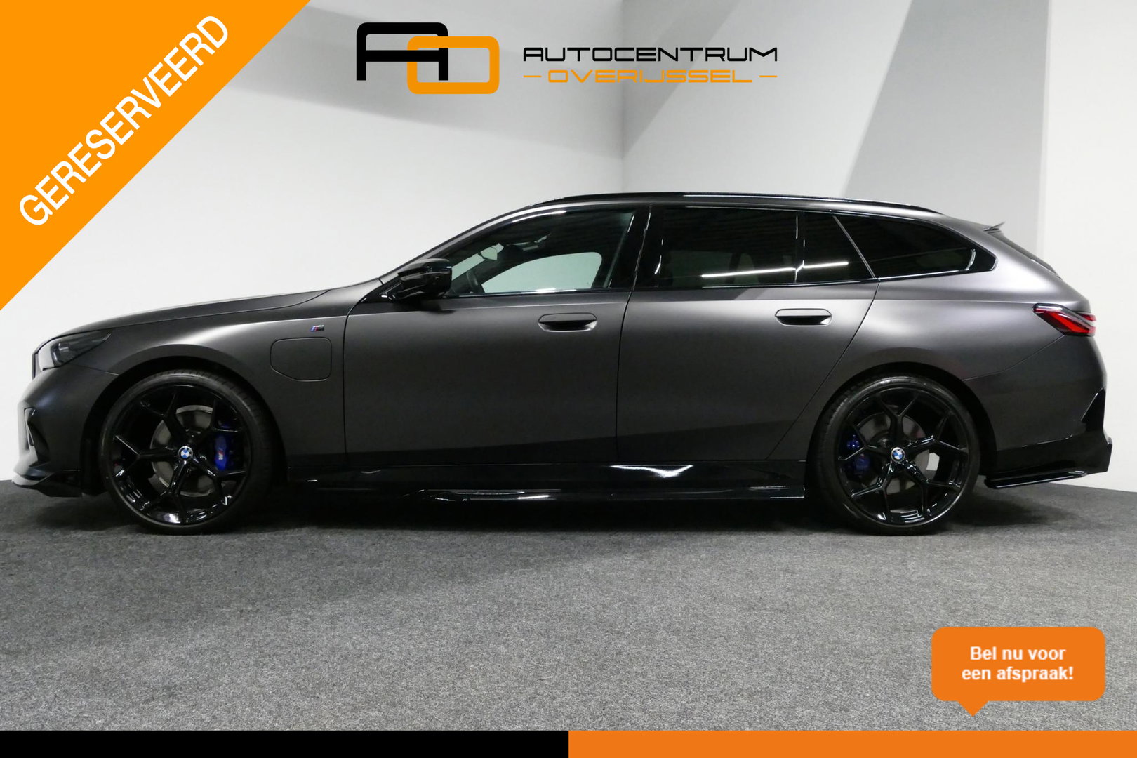BMW 5 Serie Touring 530e xDrive M Sport Pro Edition / UNIEK!!! / M5 Look / M Sport Bodykit / Panoramadak / Stoelkoeling & -verwarming / Carbon interieur / Iconic Glow / Harman Kardon / Elektr. verstelbare voorstoelen + memory / HUD / Apple Carplay - Android Auto / Ro