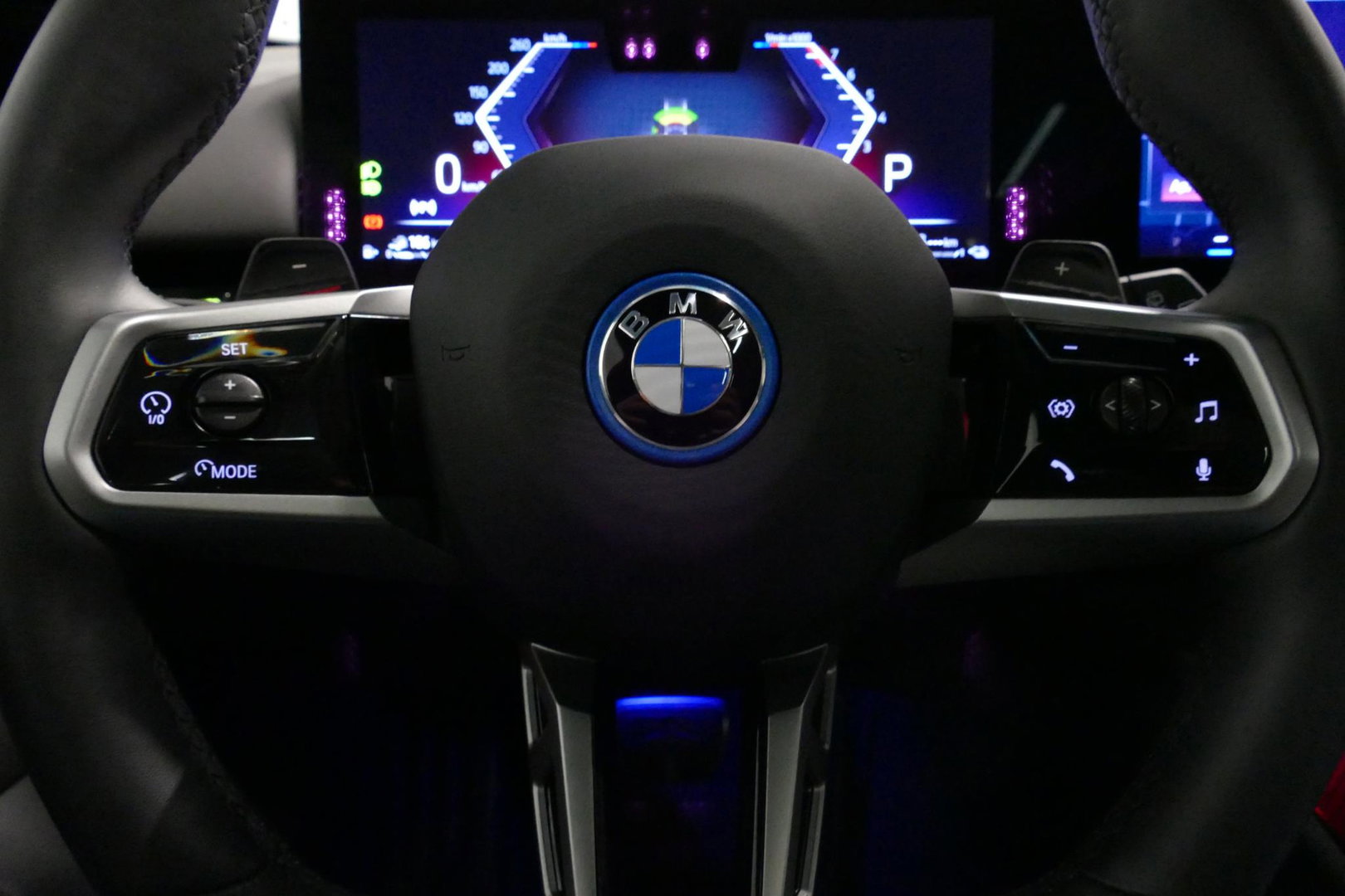 BMW 5 Serie Touring 530e xDrive M Sport Pro Edition / UNIEK!!! / M5 Look / M Sport Bodykit / Panoramadak / Stoelkoeling & -verwarming / Carbon interieur / Iconic Glow / Harman Kardon / Elektr. verstelbare voorstoelen + memory / HUD / Apple Carplay - Android Auto / Ro