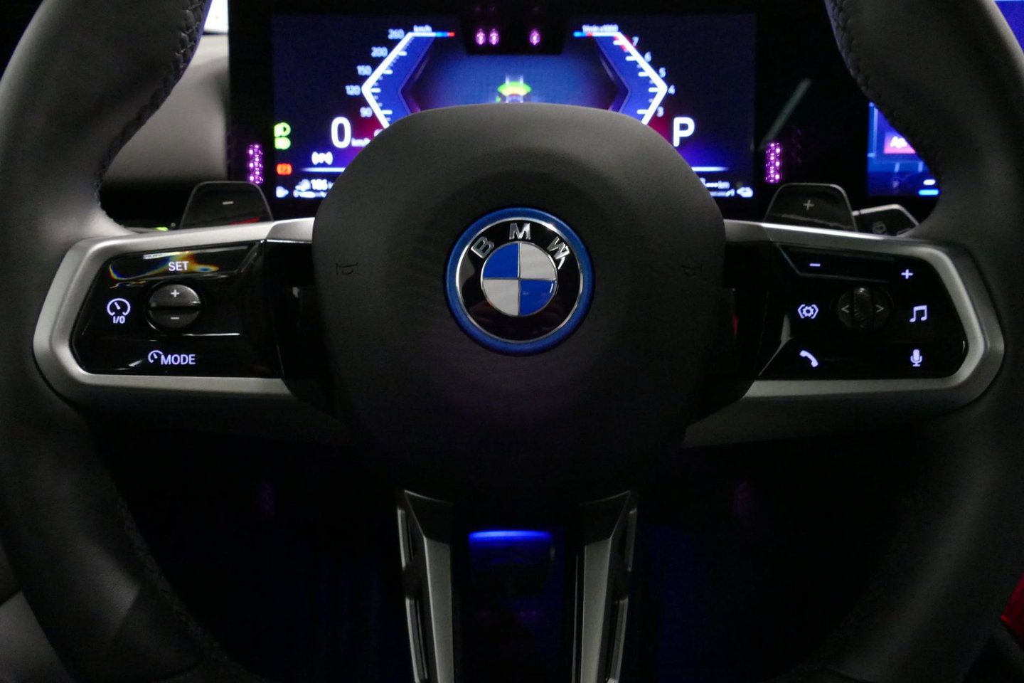 BMW 5 Serie Touring 530e xDrive M Sport Pro Edition / UNIEK!!! / M5 Look / M Sport Bodykit / Panoramadak / Stoelkoeling & -verwarming / Carbon interieur / Iconic Glow / Harman Kardon / Elektr. verstelbare voorstoelen + memory / HUD / Apple Carplay - Android Auto / Ro