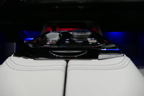 BMW 5 Serie Touring 530e xDrive M Sport Pro Edition / UNIEK!!! / M5 Look / M Sport Bodykit / Panoramadak / Stoelkoeling & -verwarming / Carbon interieur / Iconic Glow / Harman Kardon / Elektr. verstelbare voorstoelen + memory / HUD / Apple Carplay - Android Auto / Ro