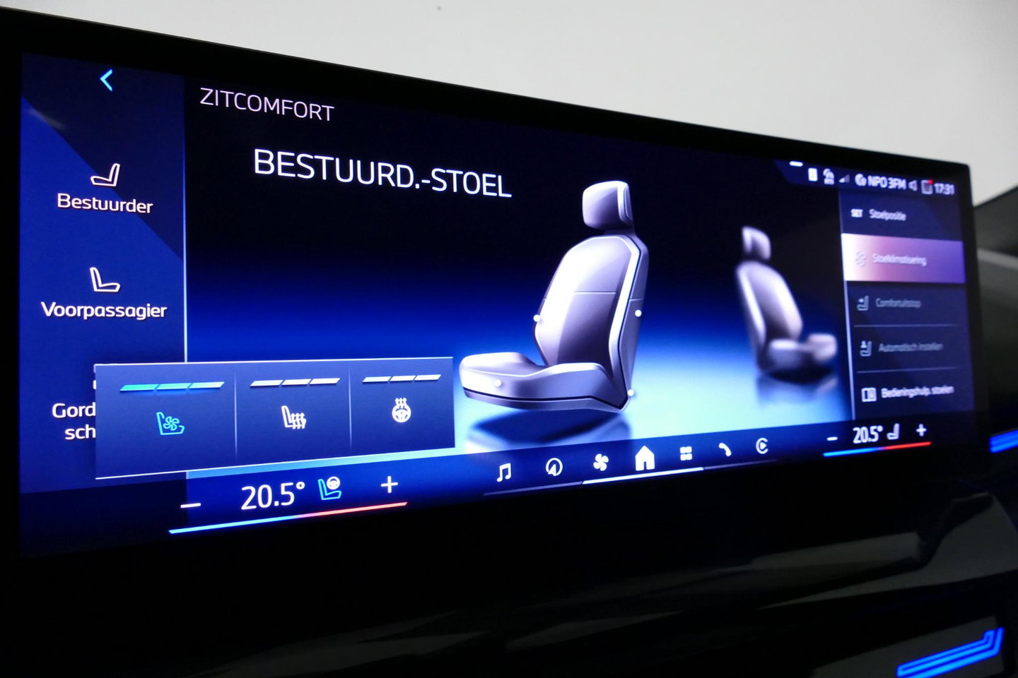 BMW 5 Serie Touring 530e xDrive M Sport Pro Edition / UNIEK!!! / M5 Look / M Sport Bodykit / Panoramadak / Stoelkoeling & -verwarming / Carbon interieur / Iconic Glow / Harman Kardon / Elektr. verstelbare voorstoelen + memory / HUD / Apple Carplay - Android Auto / Ro