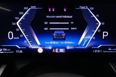 BMW 5 Serie Touring 530e xDrive M Sport Pro Edition / UNIEK!!! / M5 Look / M Sport Bodykit / Panoramadak / Stoelkoeling & -verwarming / Carbon interieur / Iconic Glow / Harman Kardon / Elektr. verstelbare voorstoelen + memory / HUD / Apple Carplay - Android Auto / Ro